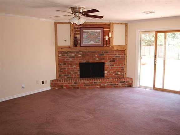 2nd image of 2307 NW Redwood Ln