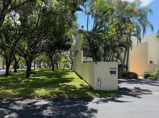 10570 SW 77th Ter, Miami, FL 33173