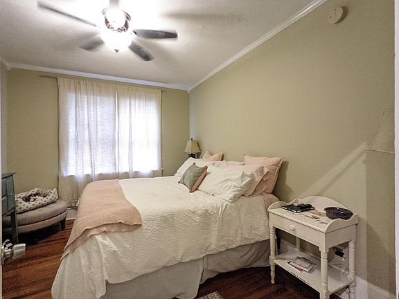 4th image of 2832 Herschel St #2