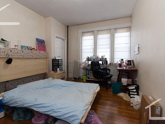 3rd image of 42 Egmont St #1