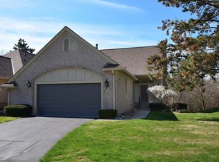 2429 Hickory Glen Dr, Bloomfield Hills, MI 48304