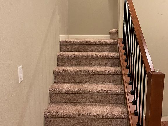 3rd image of 1404 NE 72nd Way