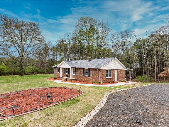 3rd image of 1268 Haw Creek Dr