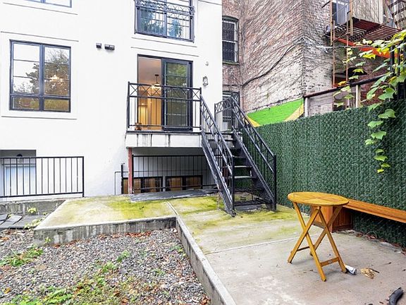 3rd image of 379 Sumpter St #E1