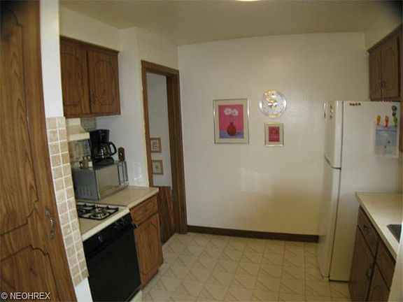 5th image of 12829 Willard Ave