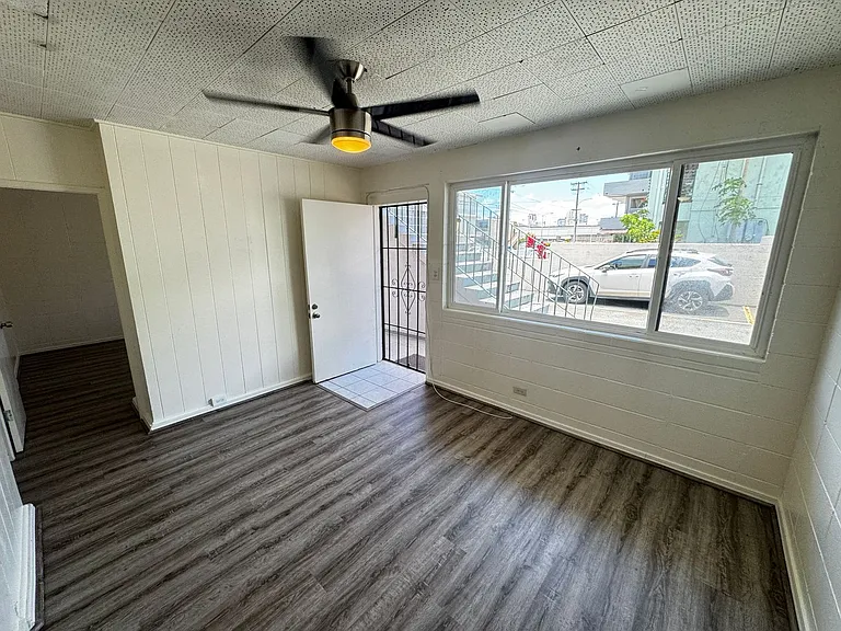 1348 Kinau St — Photo 6