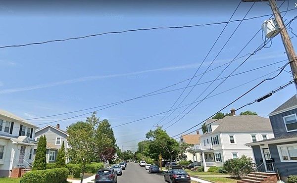 1st image of 160 Highland Ave #1