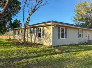 1446 Chapel Rd, Willow Springs, MO 65793