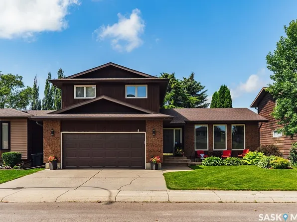 122 Wakaw Crescent, Saskatoon, SK S7J 4E2
