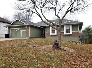 2527 NE Springbrook St, Blue Springs, MO 64014