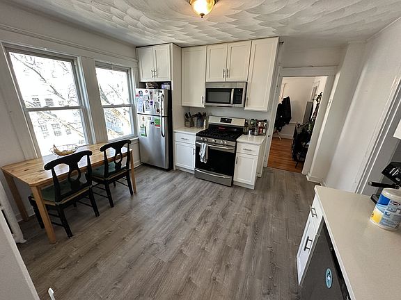 3rd image of 14 Lourdes Ave #2