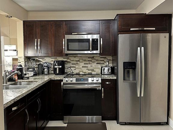 2nd image of 20300 NE 3rd Ct APT 1