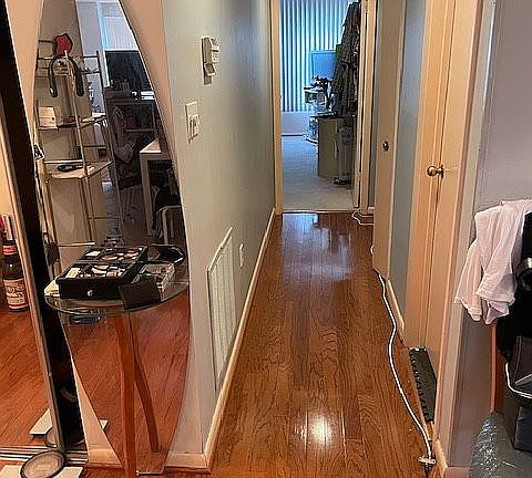 hallway to the bedrooms