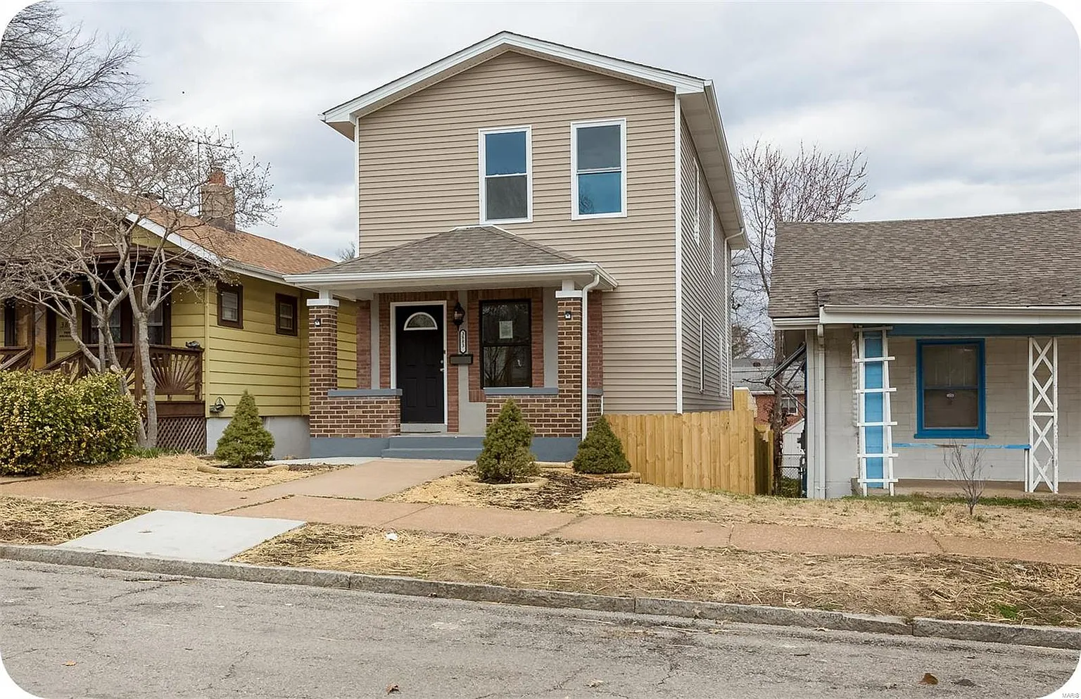 3883 Walsh St photo 1