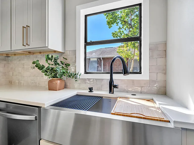 1752 Hopper St — Photo 10