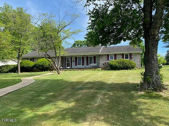 2nd image of 1700 Tee Ct