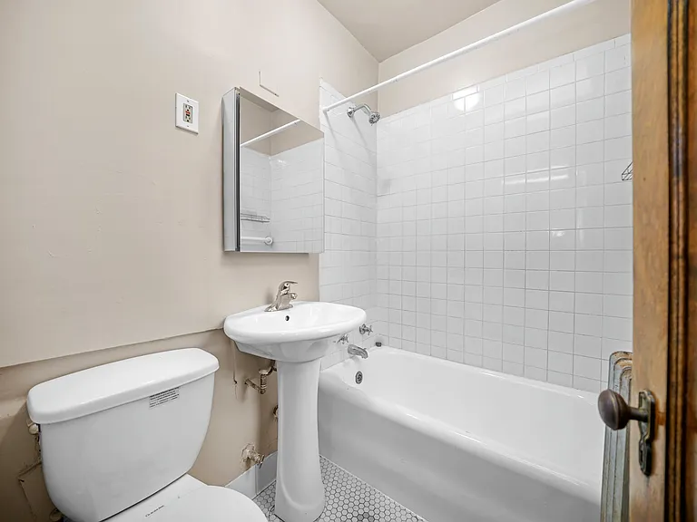 230 Elmwood Ave #1S — Photo 16
