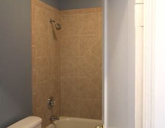 4th image of 216 N 15th Ave
