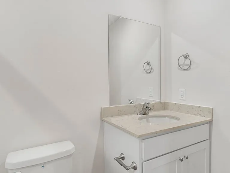 621 S Neon Ave — Photo 9