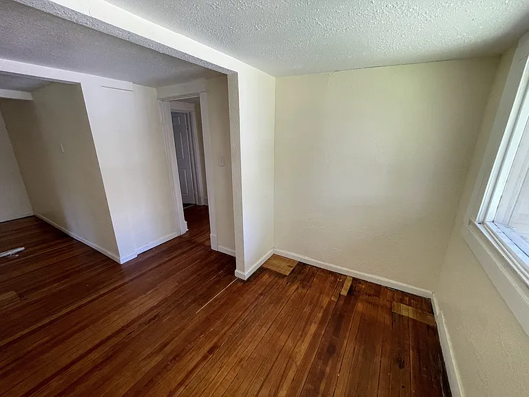 4415 Forest Ave — Photo 33