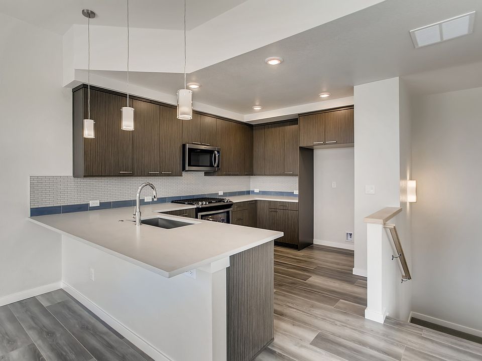 Large open concept kitchen