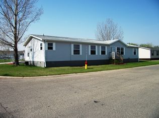 600 Woodridge Mhp, Minot, ND 58701