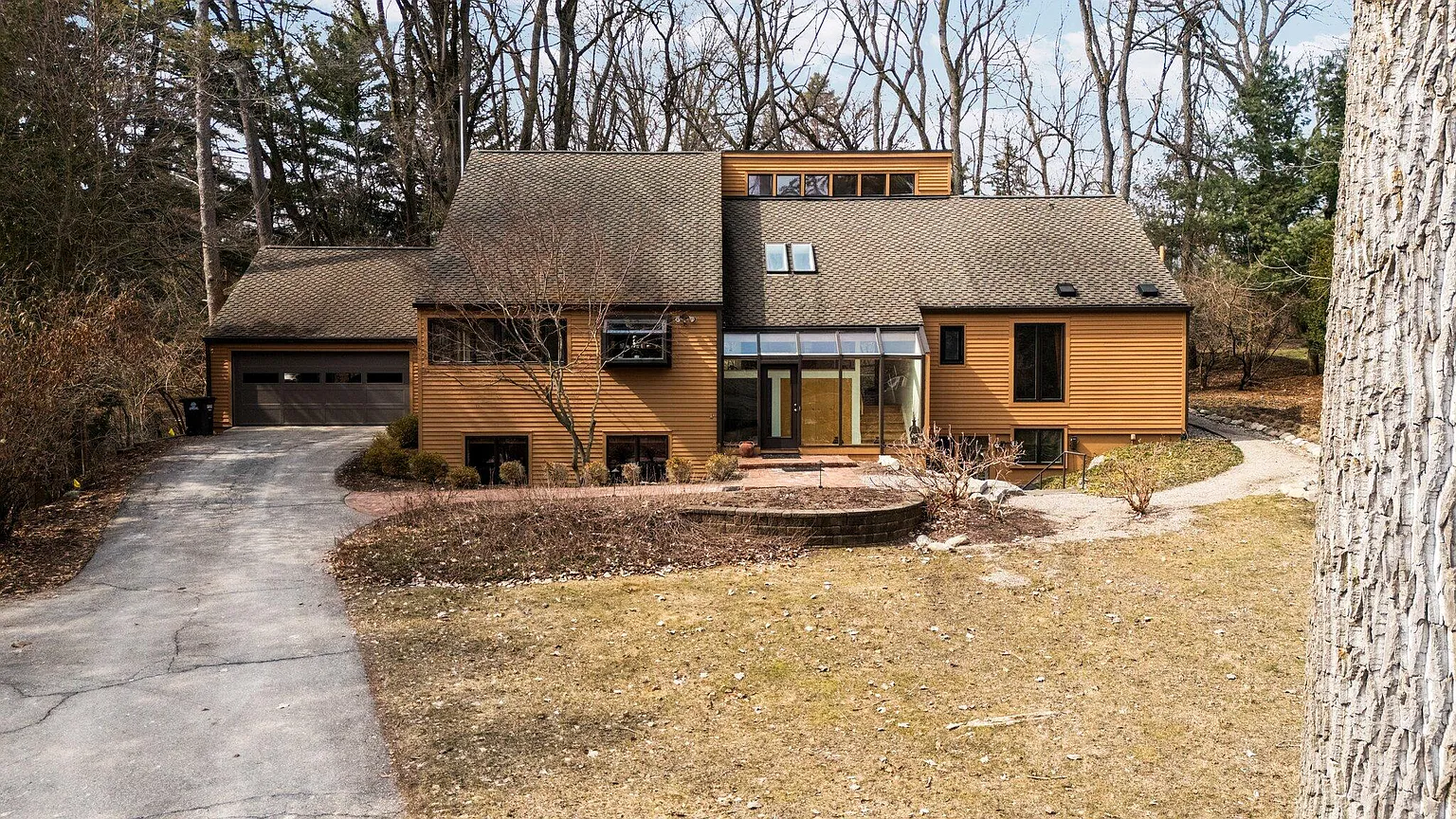 780 Heather Way photo 1