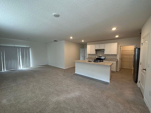 3rd image of 2581 Shamrock St
