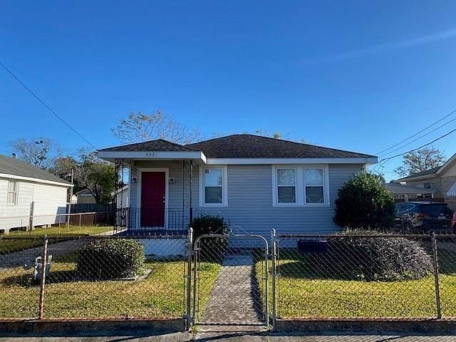 1st image of 443 Marion Ave
