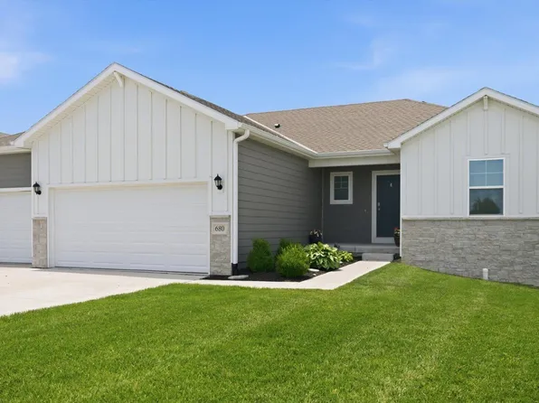 680 N 11th Cir, Springfield, NE 68059