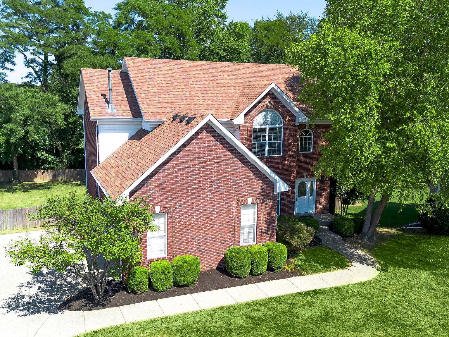 5 bed, 3388 sqft, $3,000 — Photo 2