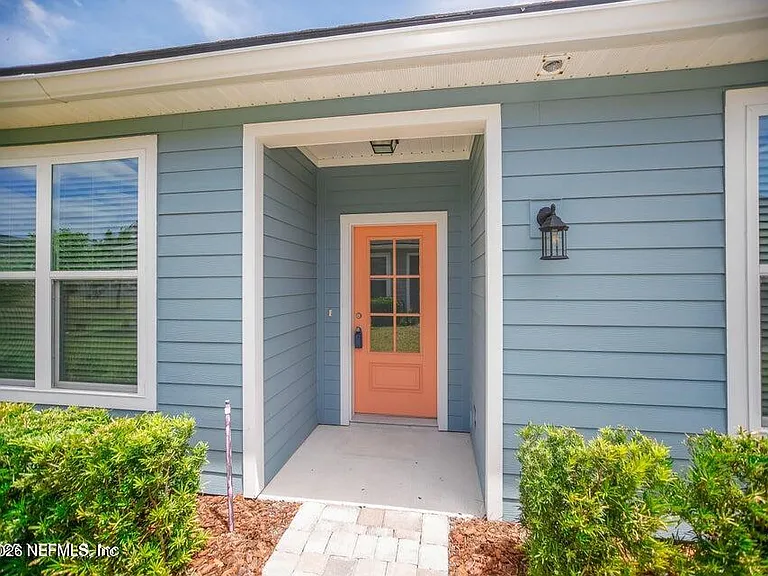 432 Pine Bluff Dr — Photo 2
