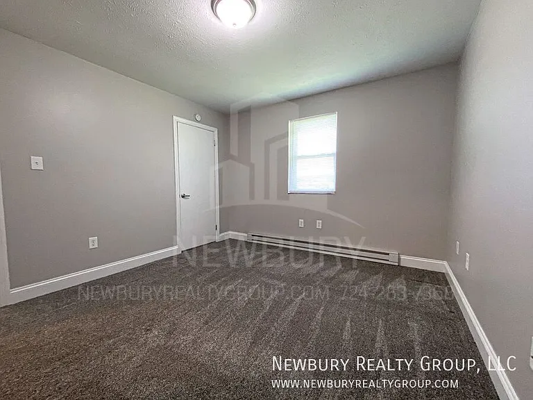 36 Sunbury Est — Photo 23