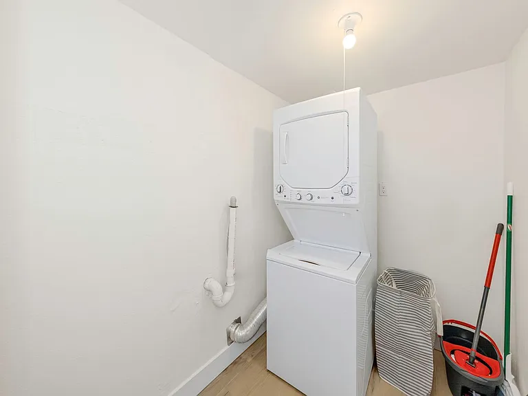 416 Skinner Blvd — Photo 24