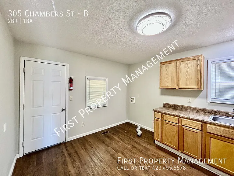 305 Chambers St #B — Photo 4