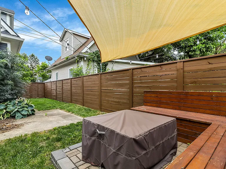 330 Bernard Ave — Photo 32