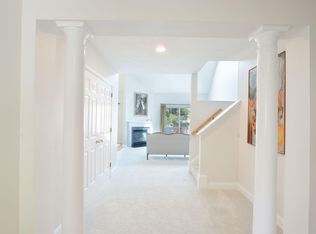 17 Stratford Rdg, Mashpee, MA 02649