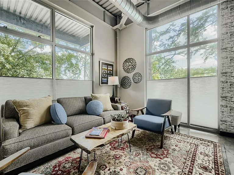 5200 Peachtree Rd #3208 — Photo 2