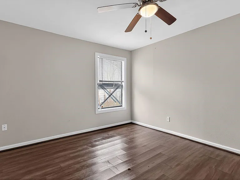315 Acacia St — Photo 14