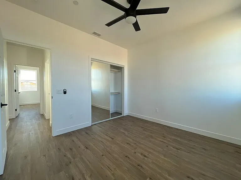 8109 Underwood Ave — Photo 9