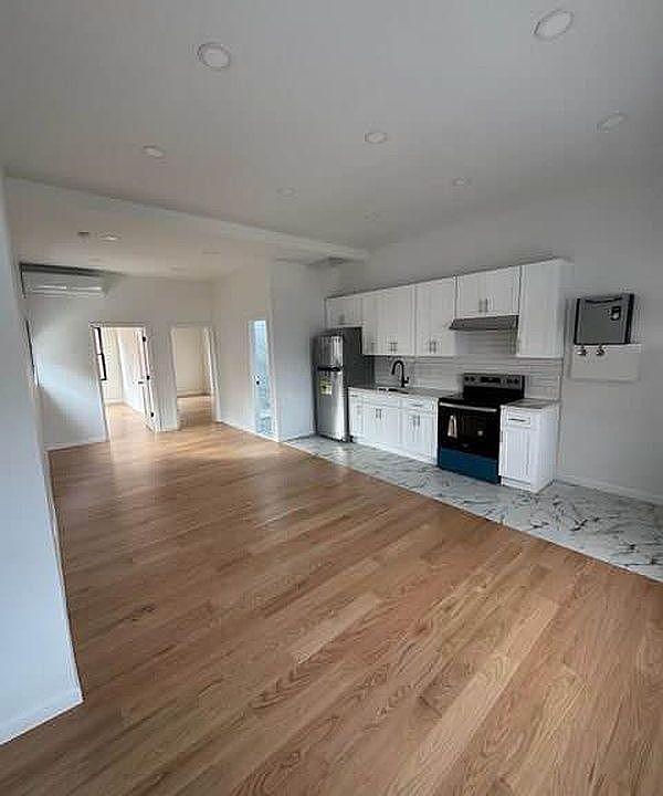 1st image of 2574 Stillwell Ave