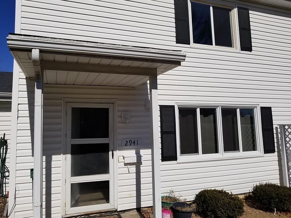 1st image of 2941 S 122nd St