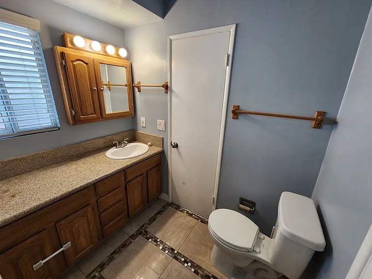 14020 Faust Ave — Photo 7
