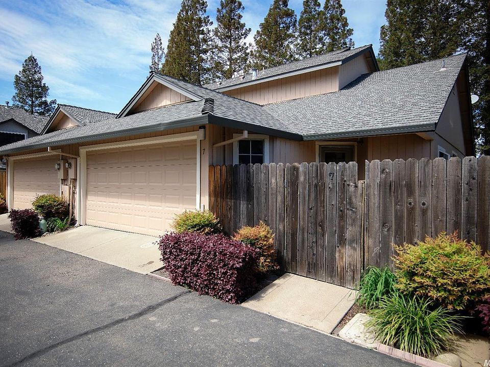 1st image of 7 Marty Cir