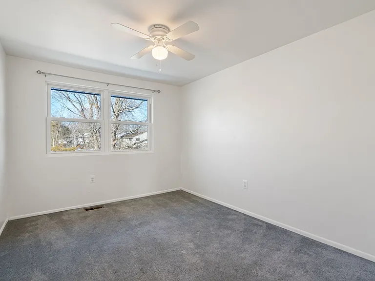 30 Carolina Ct — Photo 23