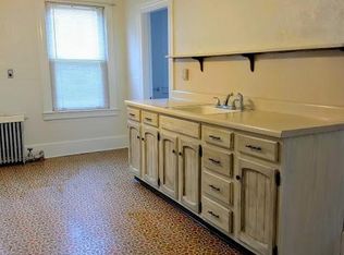 22 Enfield St, Indian Orchard, MA 01151