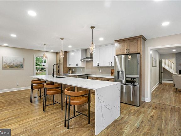 3rd image of 11603 Virgate Ln