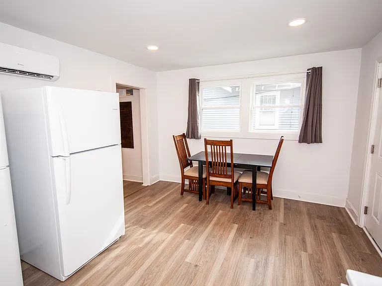 417 Ebenezer Ave — Photo 6
