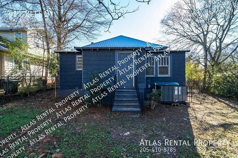 Stunningly Remodeled Super Spacious Won't Last Long! — Photo 4