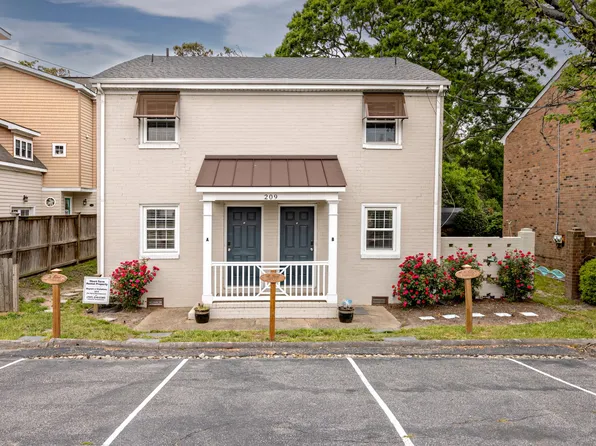 209 83rd St #A, Virginia Beach, VA 23451